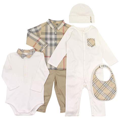 burberry newborn baby set.